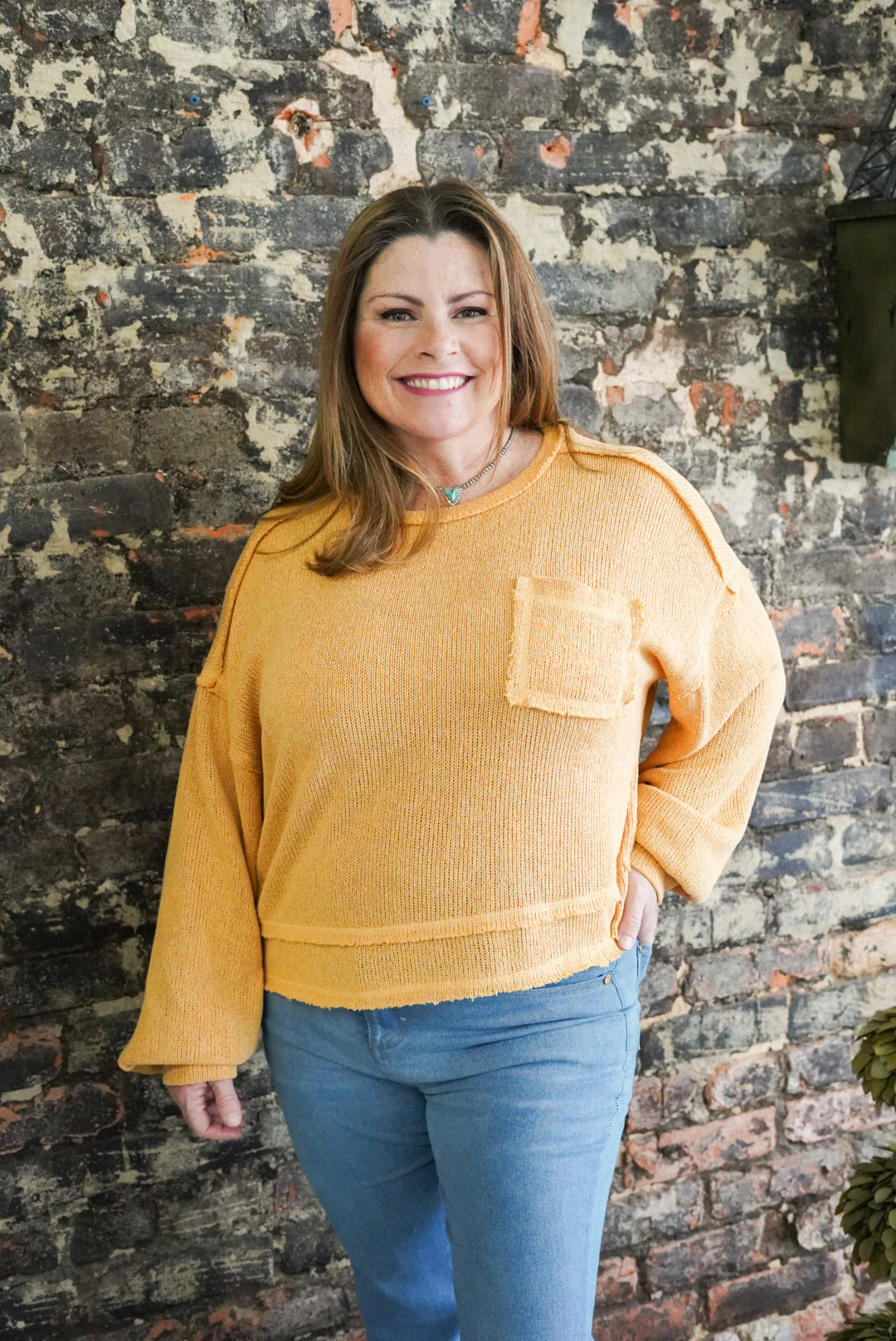 Raw Edge Detail Casual Knit Top