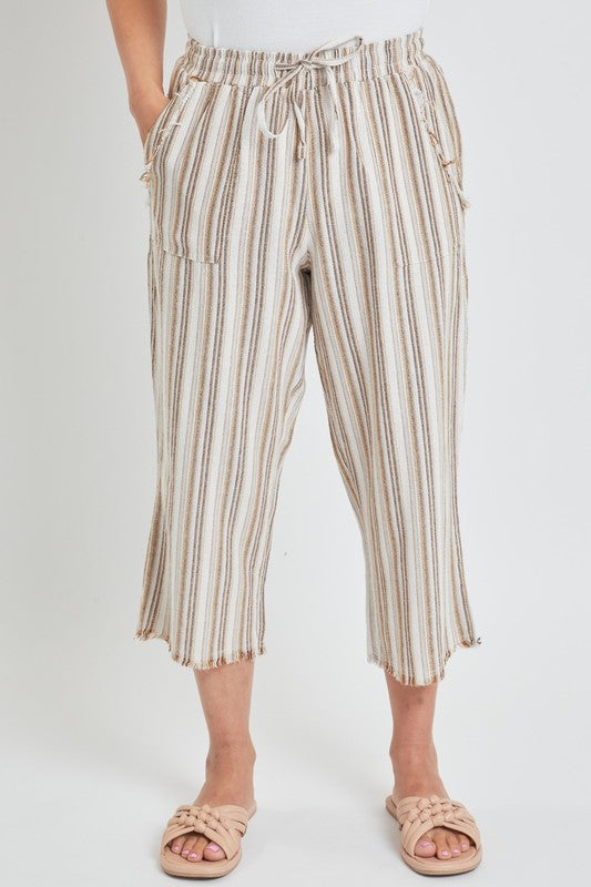 Missy Linen Capri Pant With Frayed Pocket And Hem