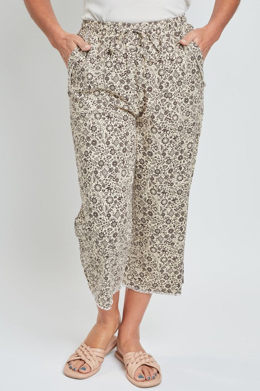 Missy Linen Capri Pant With Frayed Pocket And Hem
