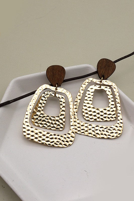 DOUBLE HAMMERED CUTOUT DROP WOOD POST EARRINGS