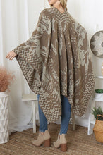 Load image into Gallery viewer, ZIG ZAG BORDER ABSTRACT WARMER OPEN FRONT KIMONO
